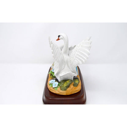 Wellington Collection White Handpainted Swans Bisque Porcelain 6 3/4” Tall X 9”